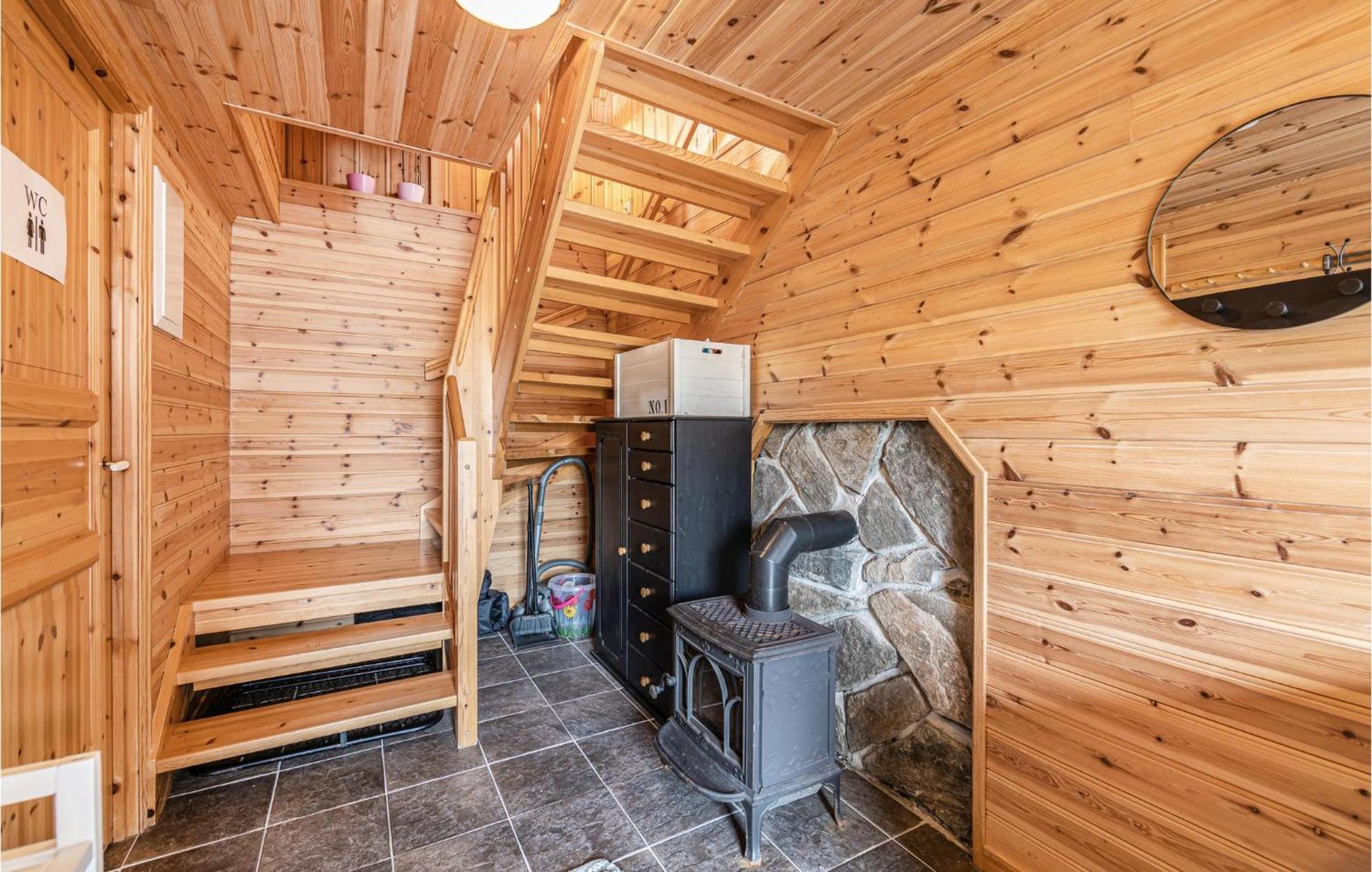 Awesome Home In Kvamsoy With Jacuzzi Sandvik  Exteriér fotografie