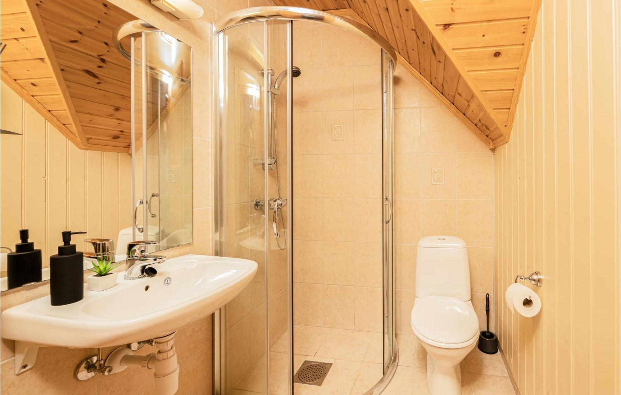 Awesome Home In Kvamsoy With Jacuzzi Sandvik  Exteriér fotografie